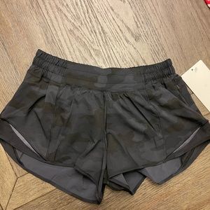 Lululemon Hotty Hot Low Rise Shorts Camo